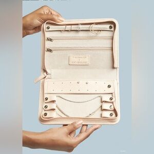 The Clear Cut x Leatherology Luxe Traveler Jewelry Case